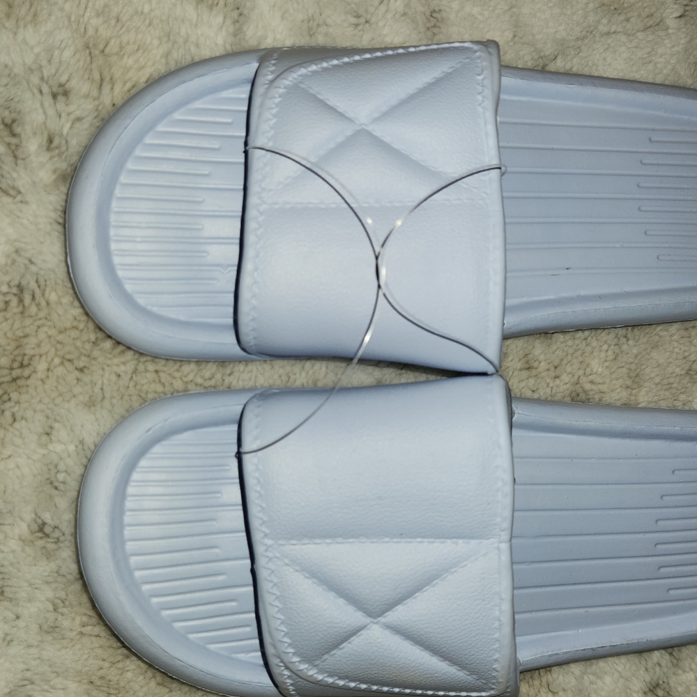 FINAL PRICE!! NWOT !! HOUSE SHOES !! 🌞 FINAL OFFER - Picture 5 of 6